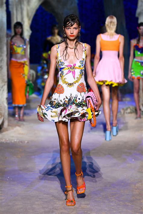 versace show ss21|versace spring collection.